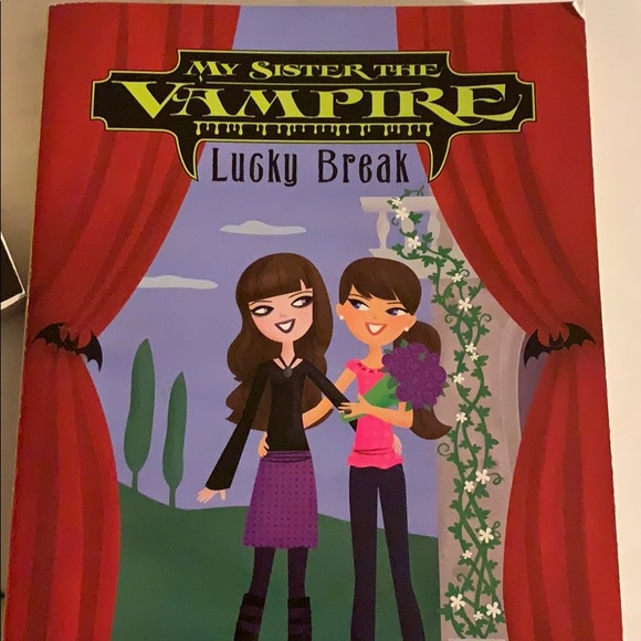 My sister the vampire set of two - Picture 3 of 3